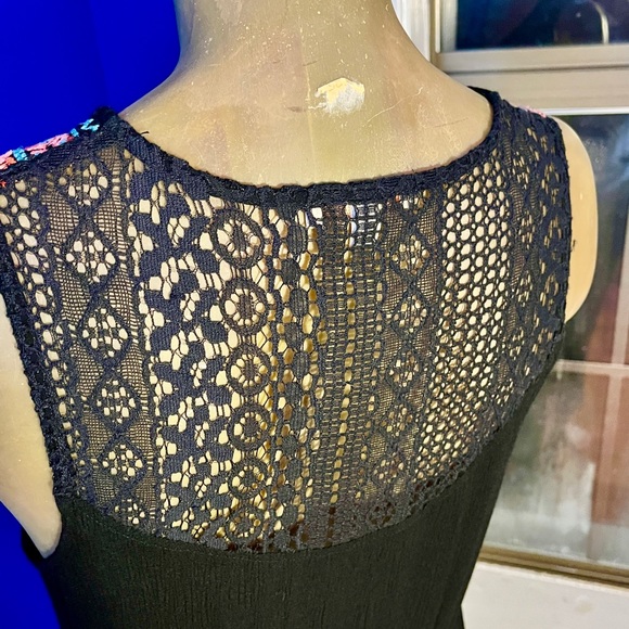 Skies Are Blue Mini Dress. Black with colorful neckline. Women Size Medium. - Picture 4 of 16